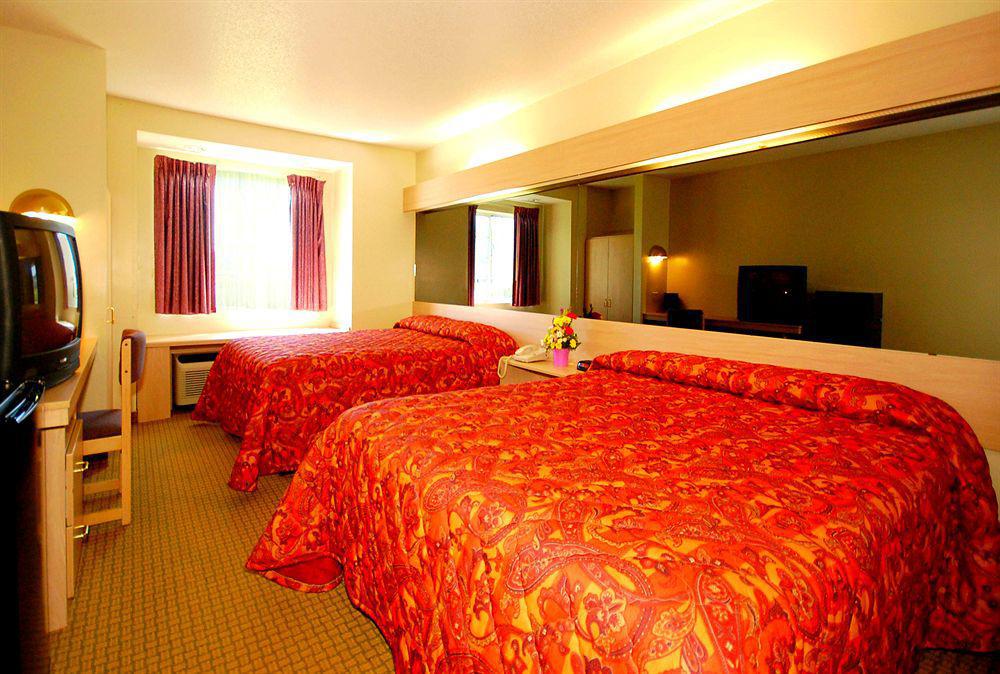 Surestay Plus Hotel By Best Western Sevierville Room photo